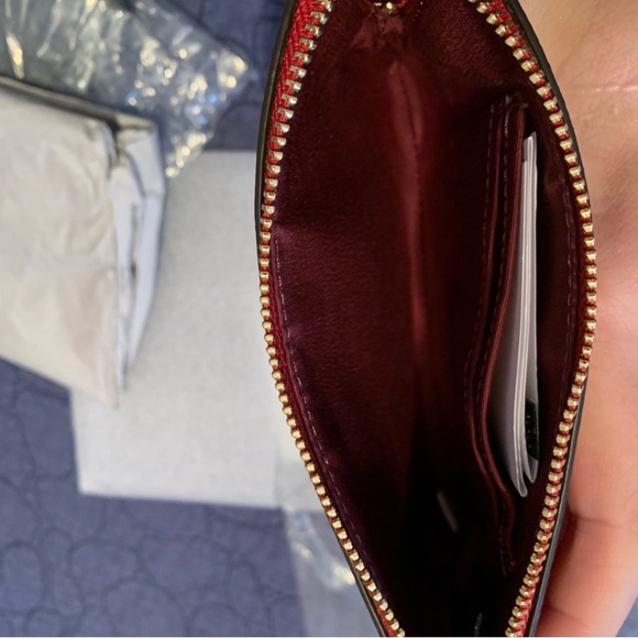 New COACH Corner Zip Wristlet/Wallet - Picture 3 of 3